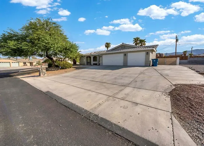 Havasu Regal - Pool, Spa, Boat Parking, Boho Design