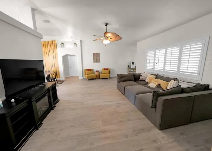Havasu Regal - Pool, Spa, Boat Parking, Boho Design